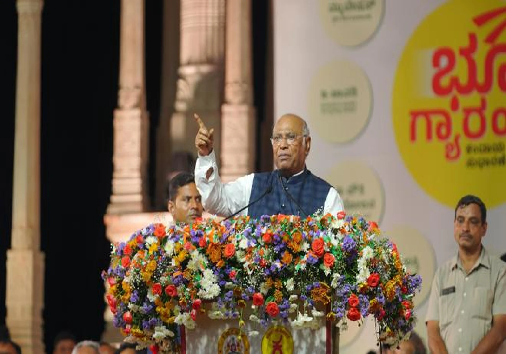 BJP Government Staging Drama to Hide Failures: Mallikarjun Kharge BJP Government Staging Drama to Hide Failures: Mallikarjun Kharge