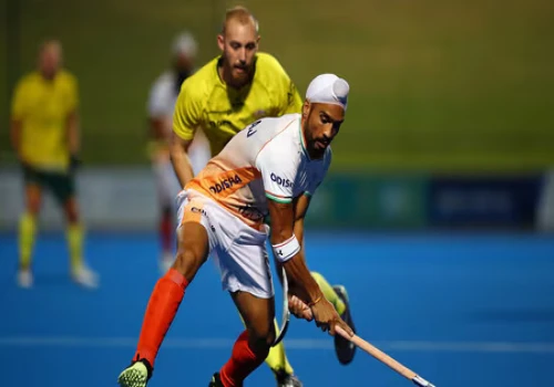 Australia defeats the Indian men's hockey team for the fourth time in a row.