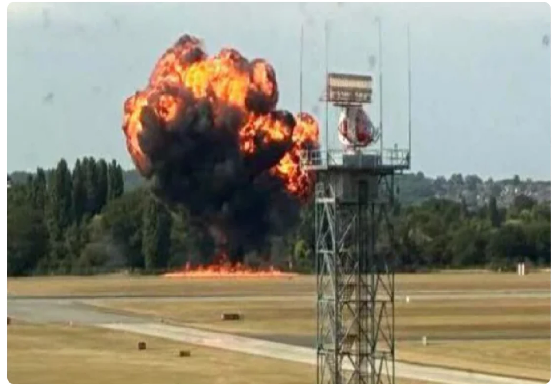 Small Plane Crashes at London Southend Airport, Emergency Services Respond Swiftly Small Plane Crashes at London Southend Airport, Emergency Services Respond Swiftly