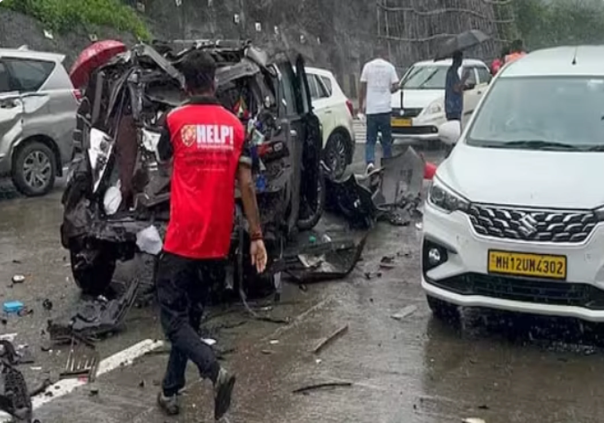 Massive Pile-Up Involving 18–20 Vehicles Brings Traffic to a Crawl for 5 km Massive Pile-Up Involving 18–20 Vehicles Brings Traffic to a Crawl for 5 km