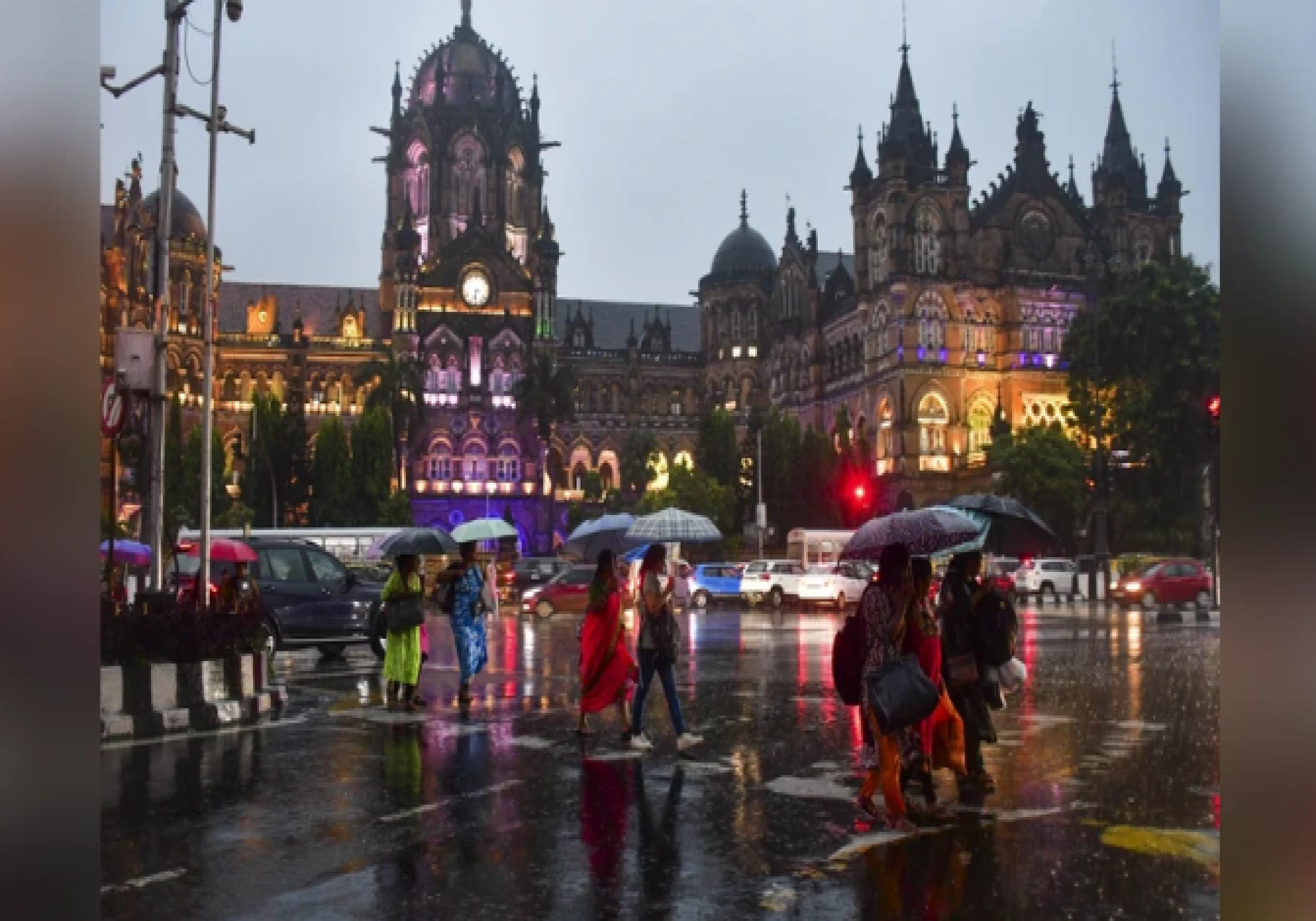 Mumbai on High Alert After Terror Threat Claims of 34 'Human Bombs Mumbai on High Alert After Terror Threat Claims of 34 'Human Bombs