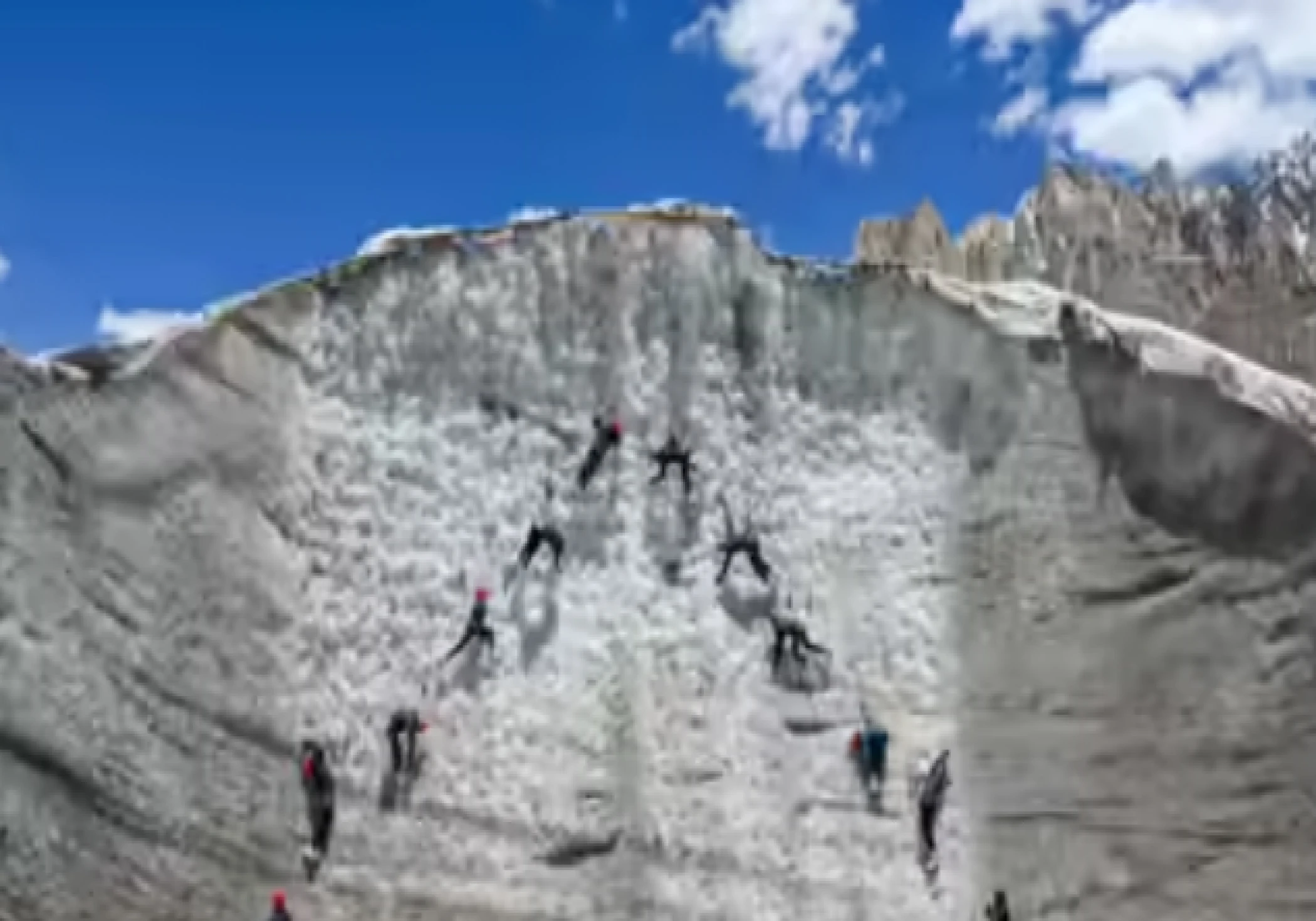 Avalanche at Siachen Base Camp Claims Lives of Three Soldiers Avalanche at Siachen Base Camp Claims Lives of Three Soldiers