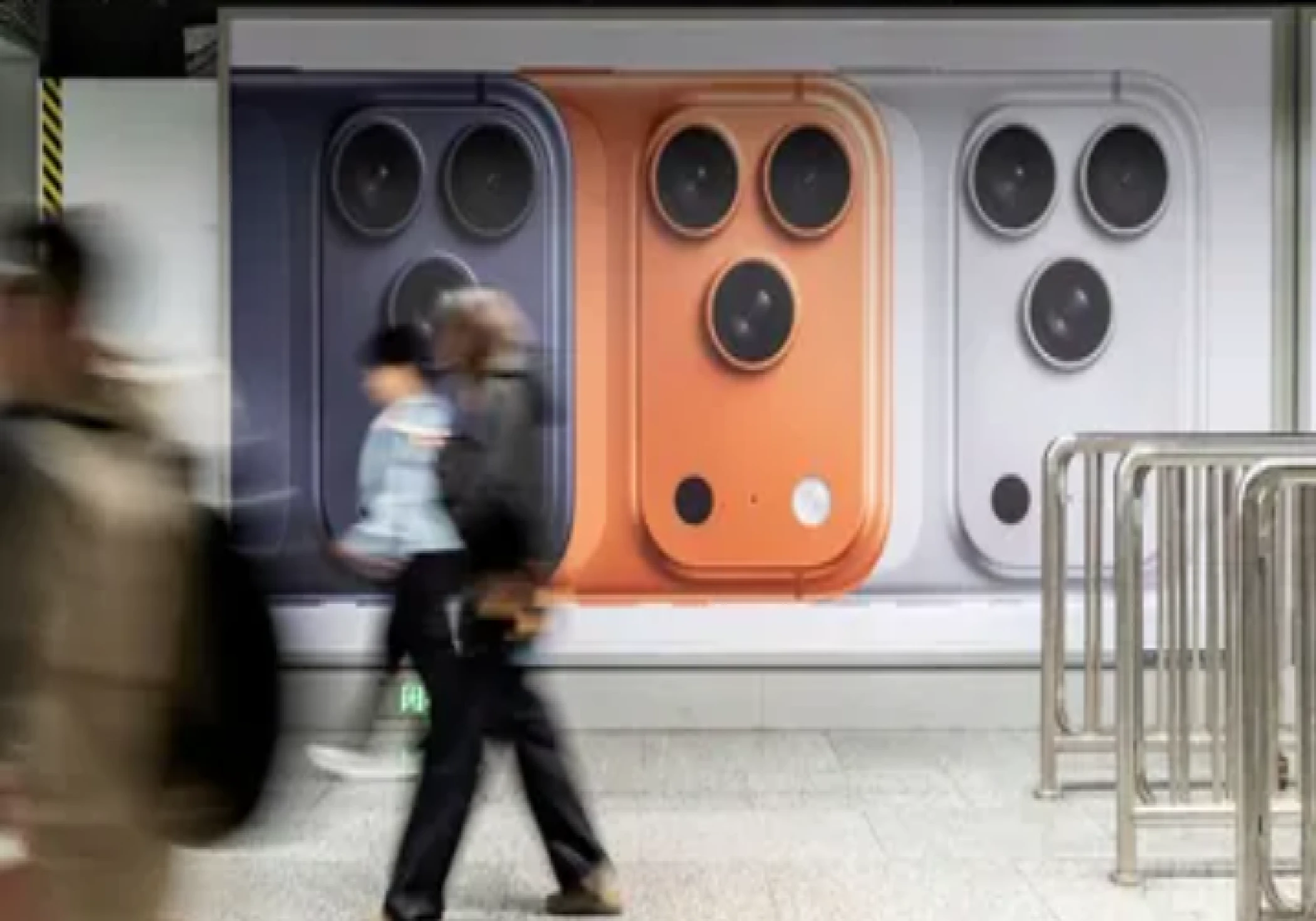 Apple Market Cap Tops $4 Trillion for the First Time as iPhone 17 Sales Offset AI Challenges Apple Market Cap Tops $4 Trillion for the First Time as iPhone 17 Sales Offset AI Challenges