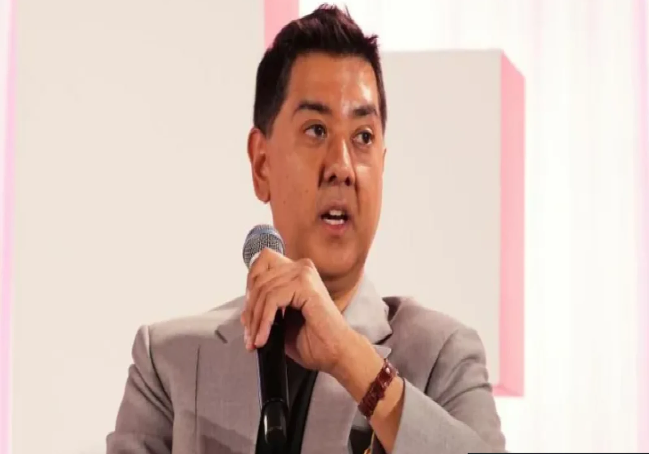 US Judge Blocks Detention of British Social Media Campaigner