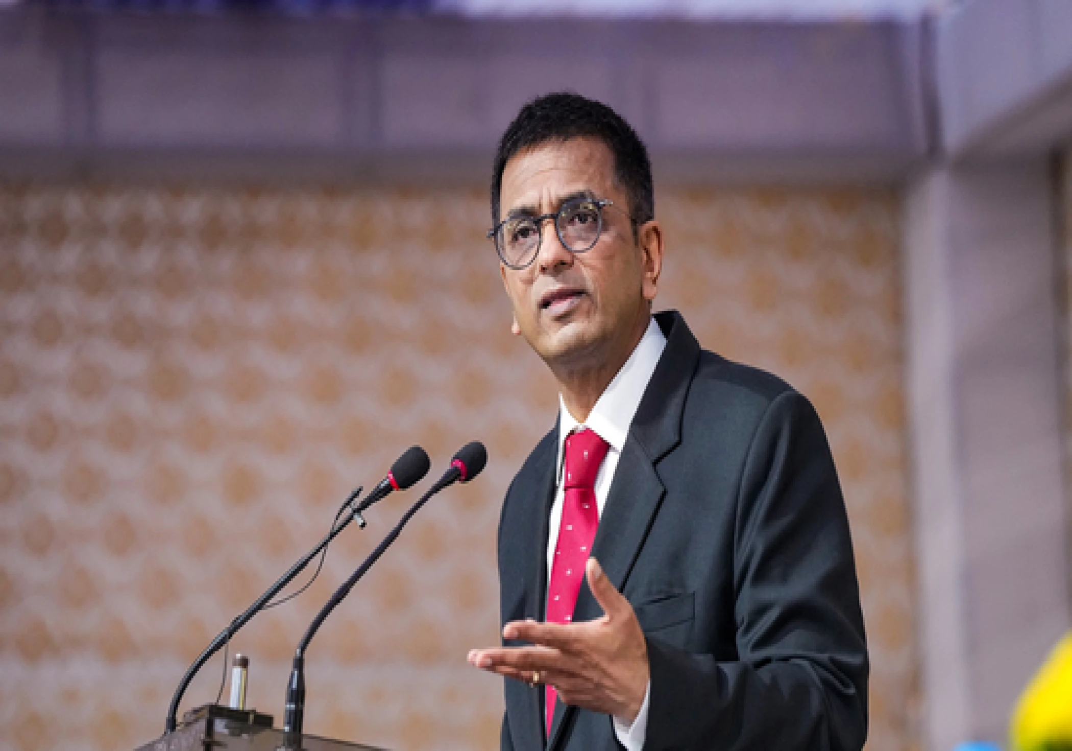 Former CJI Chandrachud Seeks Level-Playing Field in Simultaneous Poll Plan Former CJI Chandrachud Seeks Level-Playing Field in Simultaneous Poll Plan