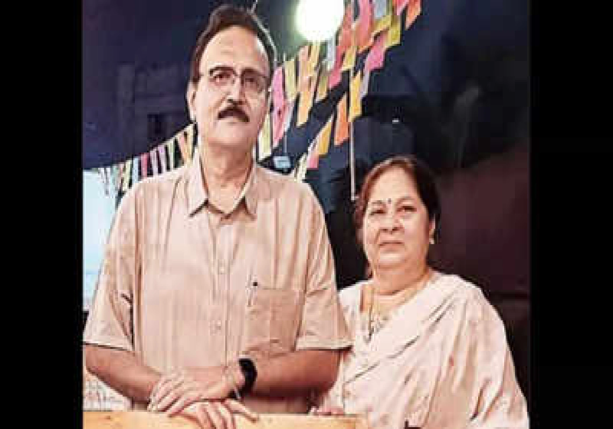 Kartik Aaryan's Uncle & Aunt Killed in Mumbai Hoarding Disaster Kartik Aaryan's Uncle & Aunt Killed in Mumbai Hoarding Disaster