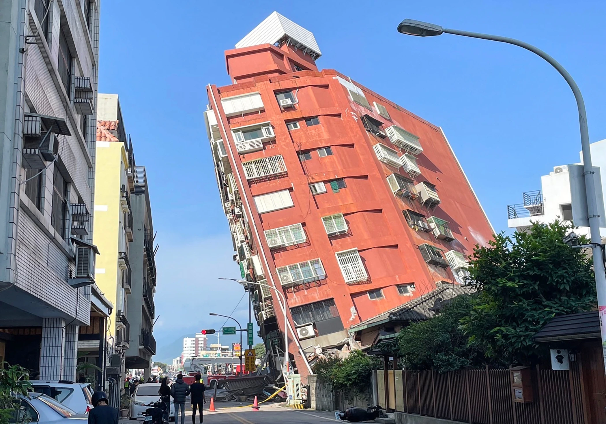 Strongest Earthquake in 25 Years Hits Taiwan Strongest Earthquake in 25 Years Hits Taiwan