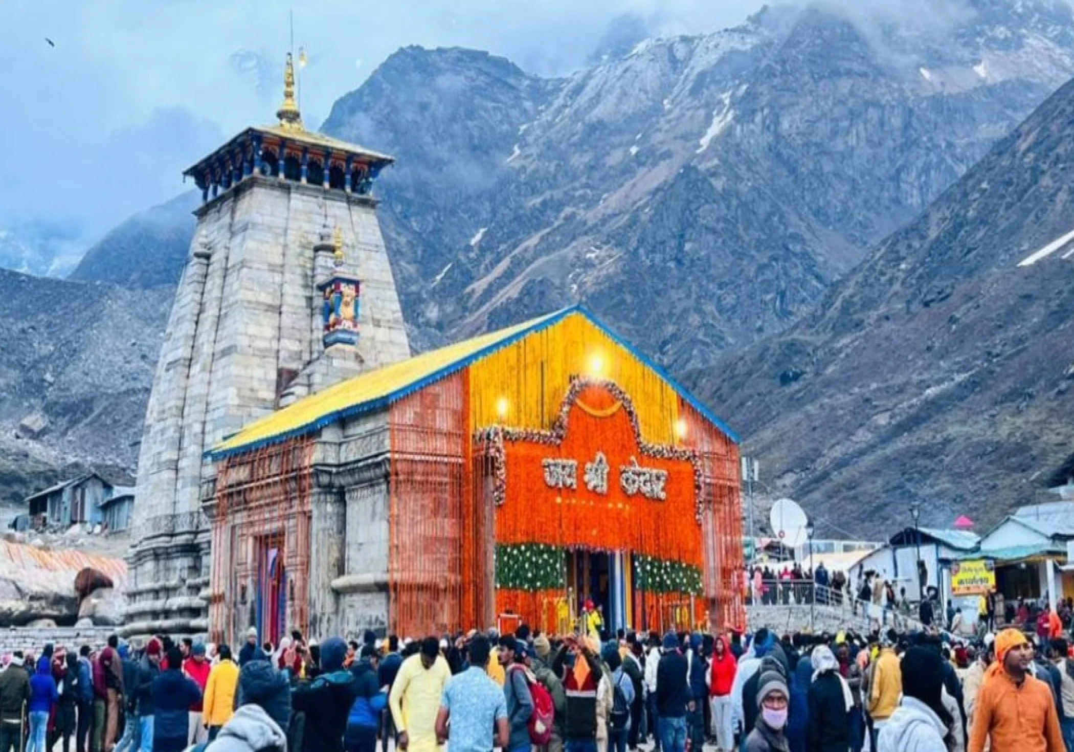 Kedarnath Darshan: Thousands of pilgrims stuck close to Sitapur while Kedarnath Darshan Kedarnath Darshan: Thousands of pilgrims stuck close to Sitapur while Kedarnath Darshan