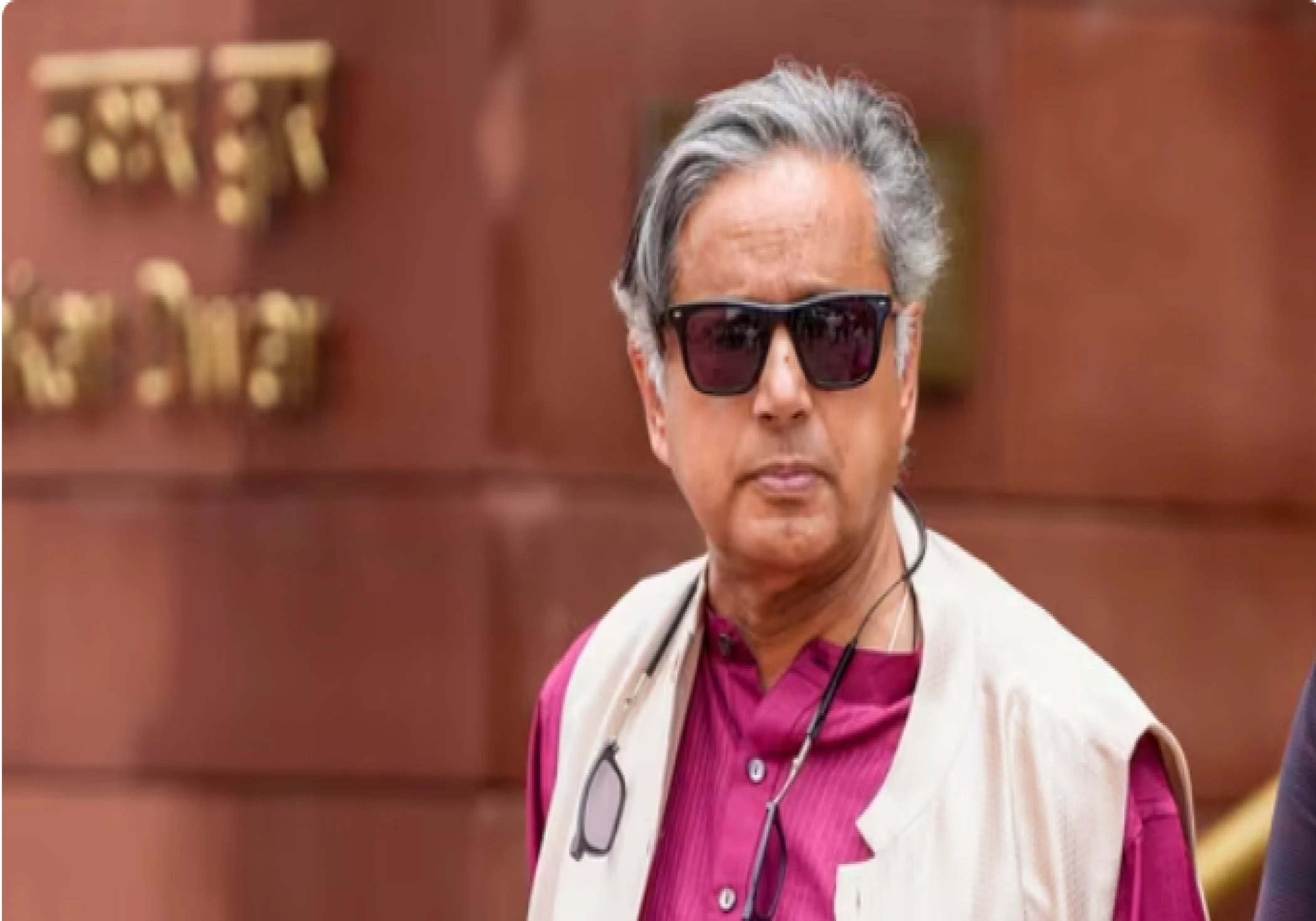 Shashi Tharoor Reacts to Rahul Gandhi Backing Trump's ‘Dead Economy’ Remark Shashi Tharoor Reacts to Rahul Gandhi Backing Trump's ‘Dead Economy’ Remark