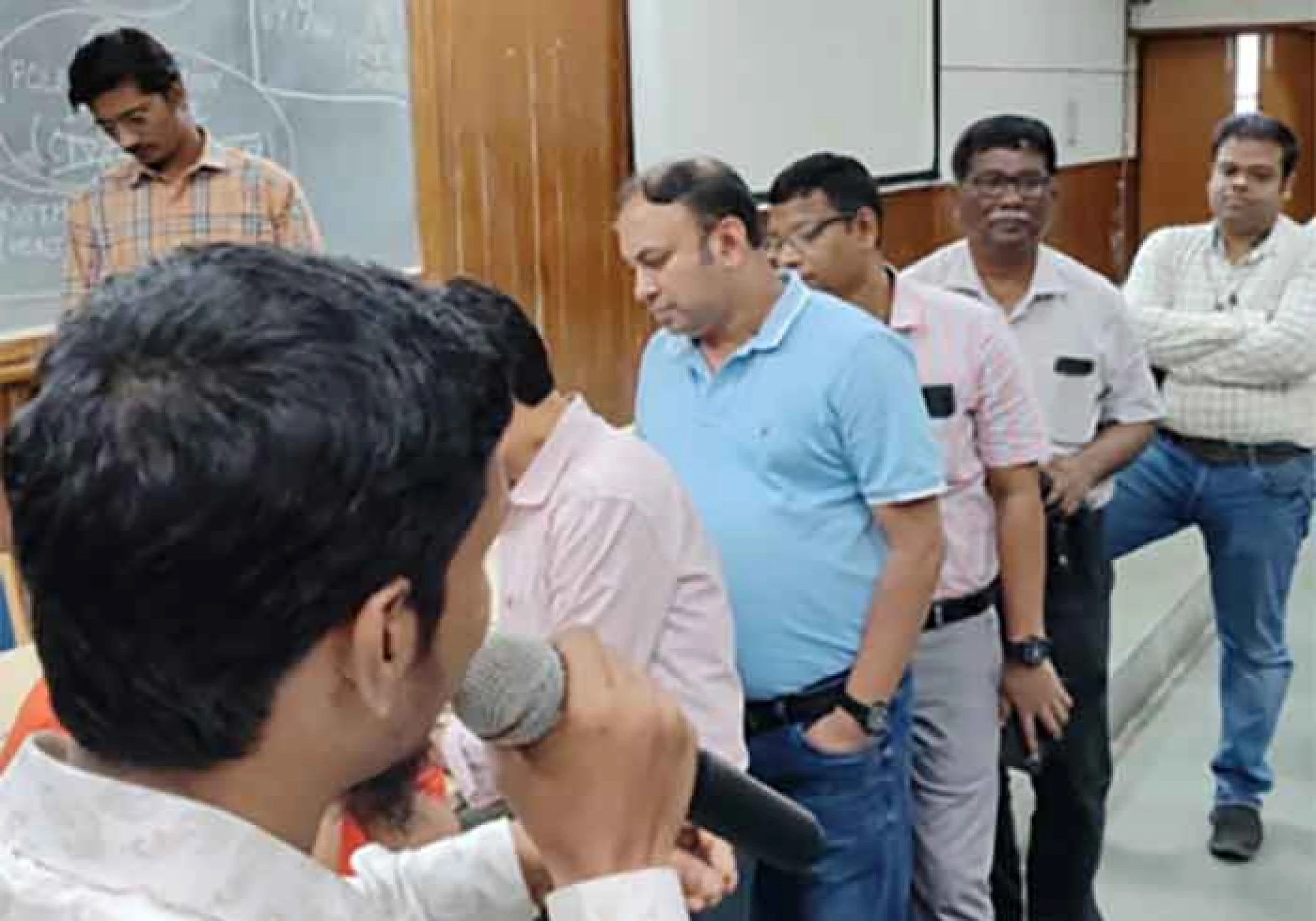 Mass Resignation of Senior Doctors at R.G. Kar Medical College in Solidarity with Striking Junior Doctors Mass Resignation of Senior Doctors at R.G. Kar Medical College in Solidarity with Striking Junior Doctors