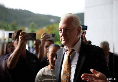 Julian Assange Walks Out Of US Court As